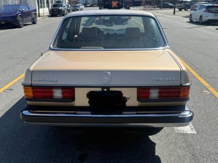 1982 Mercedes Benz 240D