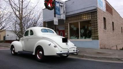 1940 Ford Standard Coupe