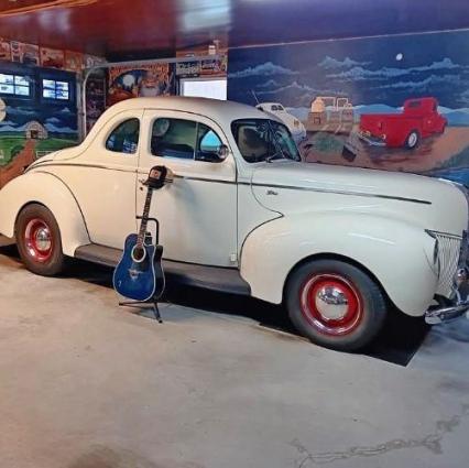 1940 Ford Standard Coupe