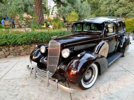 1935 Oldsmobile Sedan