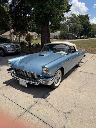 1957 Ford Thunderbird