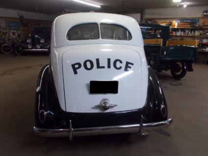 1938 Ford Sedan