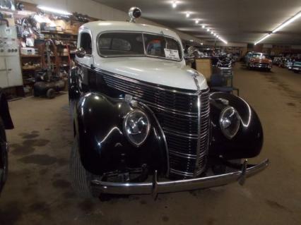 1938 Ford Sedan