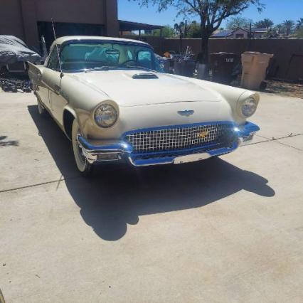 1957 Ford Thunderbird