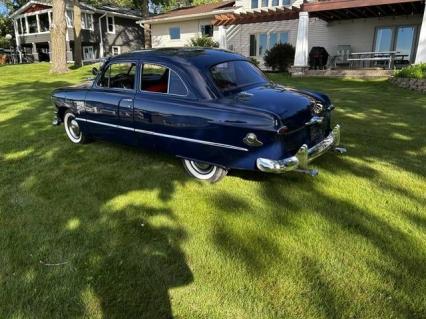 1949 Ford Sedan