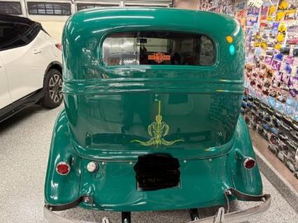 1934 Ford Sedan