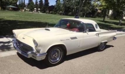 1957 Ford Thunderbird