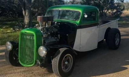 1935 Ford Custom