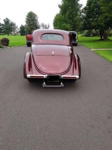 1936 Ford Custom Deluxe