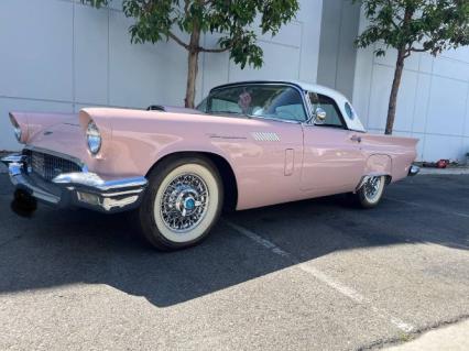 1957 Ford Thunderbird