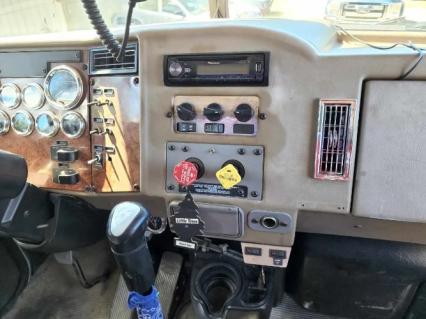 2006 Peterbilt 335