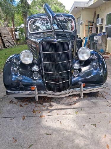 1935 Ford Tudor