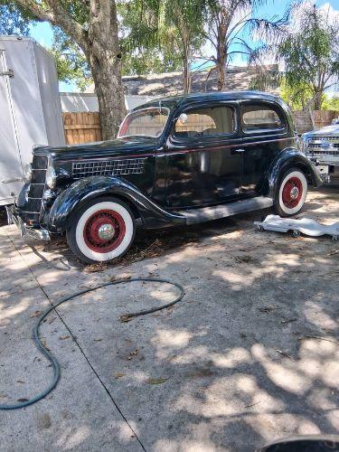 1935 Ford Tudor