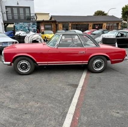 1966 Mercedes Benz 230SL