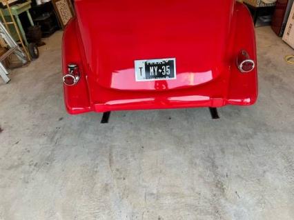 1935 Ford Sedan