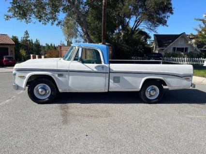 1970 Dodge D200