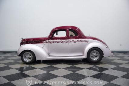 1938 Ford 5-Window