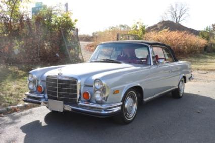 1971 Mercedes-Benz 280SE 35