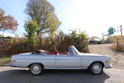 1971 Mercedes-Benz 280SE 35