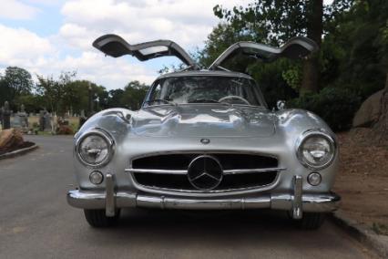1987 Mercedes-Benz 300SL Gullwing Replica
