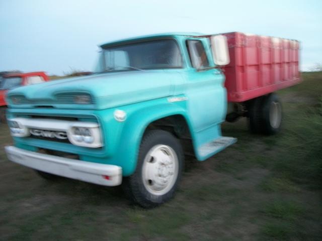 1961 GMC 3500 1 1/2 2 ton farm truck