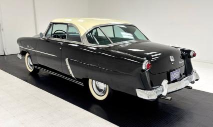 1952 Ford Crestline