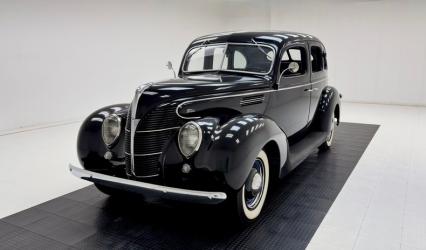 1939 Ford 60 Series Standard