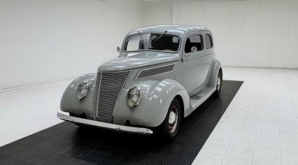 1937 Ford 85 Deluxe