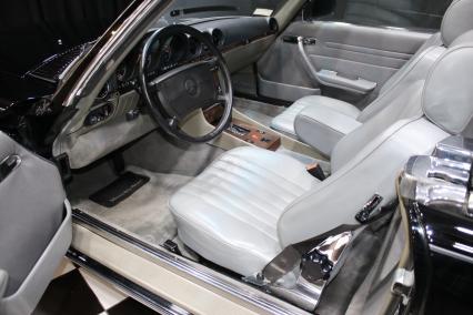 1989 Mercedes-Benz 560-Class