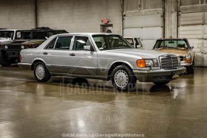 1991 Mercedes-Benz 560-Class
