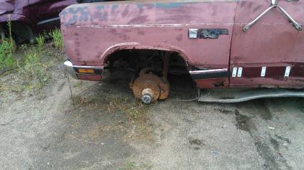 82 dodge 3/4 ton 4x4 360 4speed parting out
