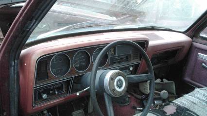 82 dodge 3/4 ton 4x4 360 4speed parting out