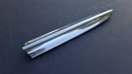 1957 210/150 Top Rear Fin Molding